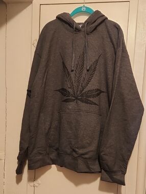 🔥Amazon 420 Men's Dark Gray Hoodie with Leaf Graphic